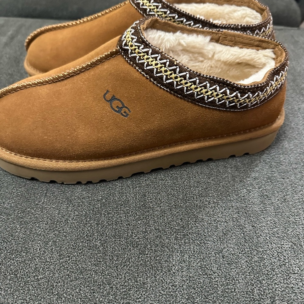 UGG Chestnut Tasman Shoes Size 39/Women’s 8